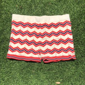 Fully lined knit shorts with elastic waist